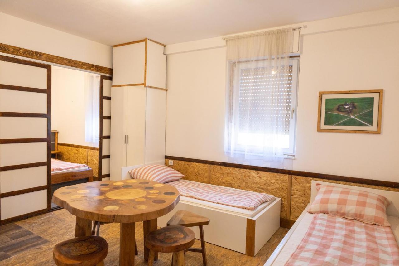 Apartmani Papes คาปรินา ภายนอก รูปภาพ