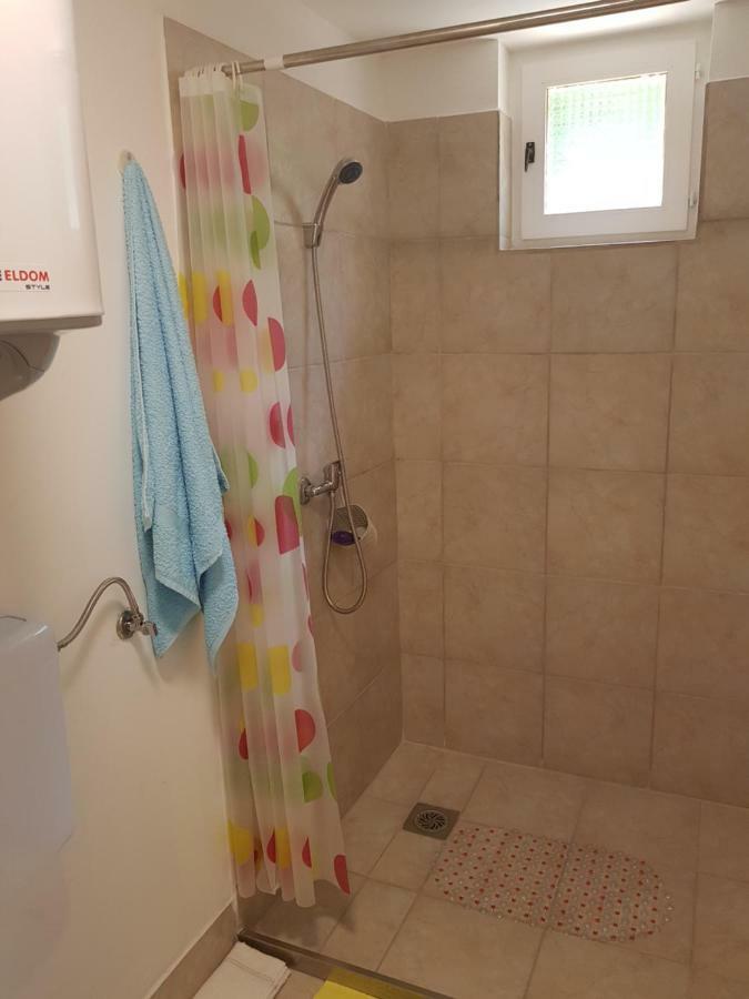Apartmani Papes คาปรินา ภายนอก รูปภาพ