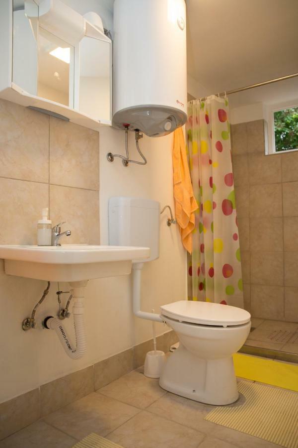 Apartmani Papes คาปรินา ภายนอก รูปภาพ